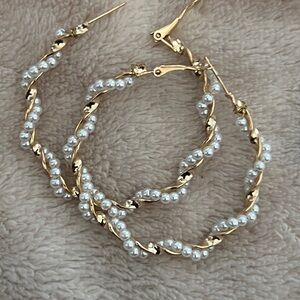 Gold & pearl twisted hoops